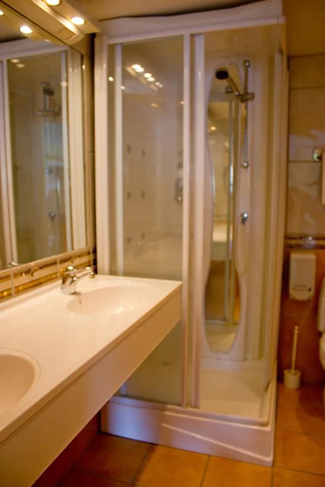 غرفة اقتصادية صغيرة بسرير كوين، Bergstadens Hotel 6/6