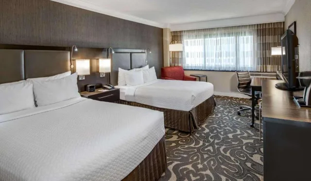 Preferred, 2 Double Beds, Bathtub, Accessible، Sonesta Los Angeles Airport LAX 1/4