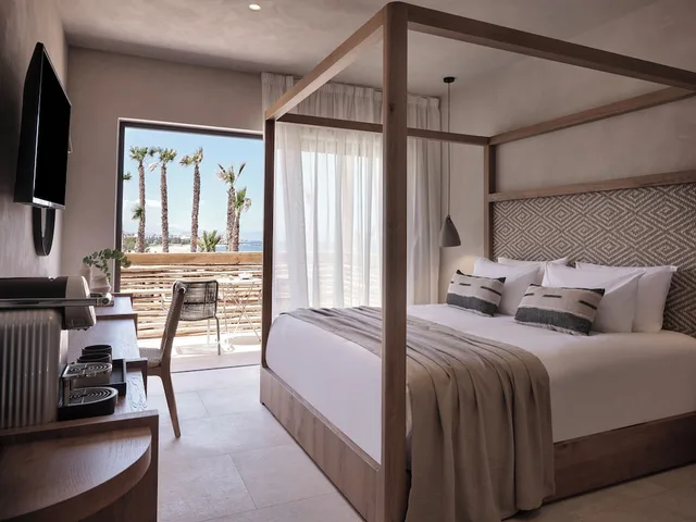 Luxury, Queen Bed, Pool View, Sofa, Stella Blue Seaside Resort 2/7