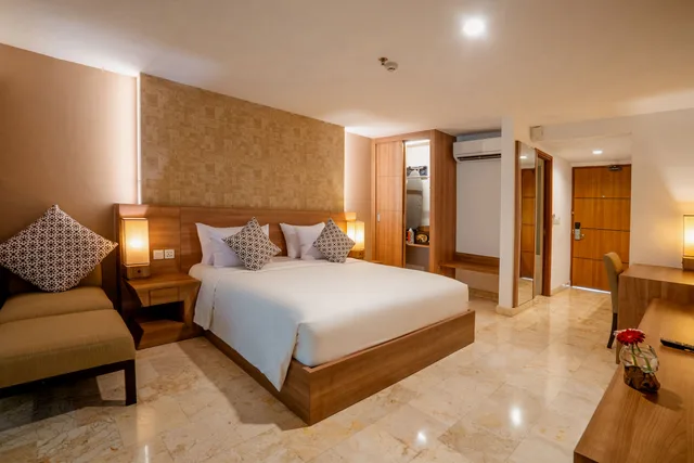 Deluxe Pool Suite, Cross Vibe Paasha Atelier Bali Kuta 2/7
