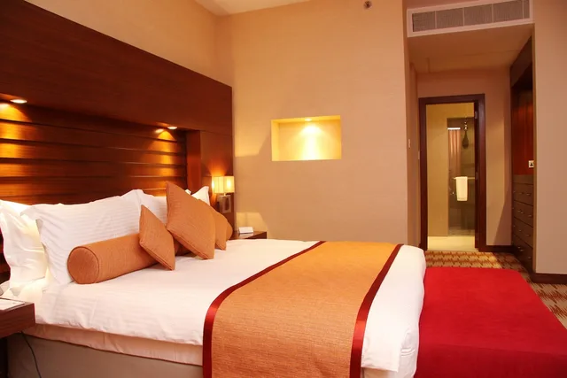 جناح بسرير فردي بشرفة بغرفة نوم واحدة، Crowne Plaza Sohar 3/10