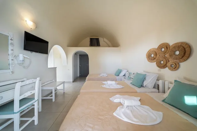 غرفة قياسية ثلاثية بثلاثة أسرّة بشرفة، Ersi Villas 8/10