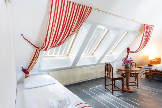 جناح، Hotel Astoria Am Urachplatz 6/10