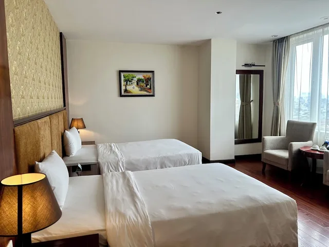 غرفة تنفيذية بسريرين منفصلين بإطلالة على المدينة، Hotel Nesta Hanoi 1/3