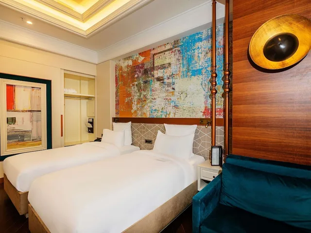 Deluxe, Twin Beds, Sofa, Mercure Istanbul Sirkeci 5/10