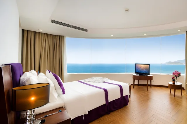 Senior, Suite, King Bed, Panoramic Ocean View، TTC Hotel - Michelia 2/3