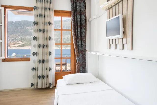 غرفة قياسية ثلاثية بإطلالة على البحر، Korsan Ada Hotel 4/6