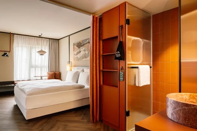 Smart Atrium Room، Hotel Schani City 8/10