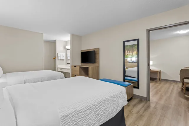 Deluxe, Studio, Suite, 2 Double Beds, Days Inn by Wyndham Valdosta I-75 1/3
