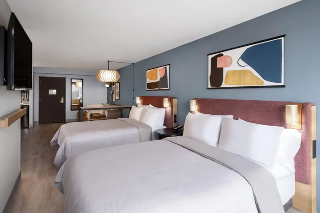 غرفة تنفيذية بسريرين كوين، Atwell Suites Austin Airport, an IHG Hotel 2/9