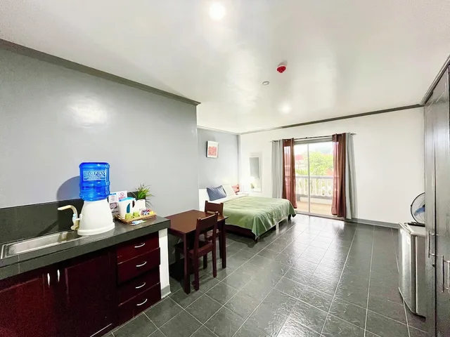 Superior, King Bed, Conrada's Place Hotel And Resort 4/6