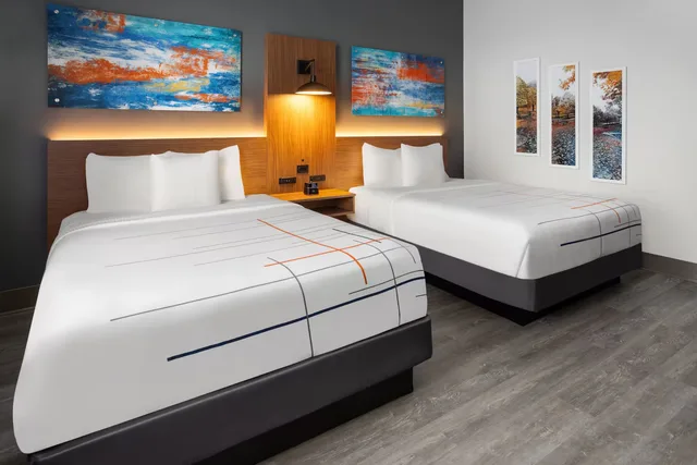 سكن مشترك مختلط بسريرين كوين لذوي الإعاقة، La Quinta Inn & Suites by Wyndham Williston Burlington 1/1