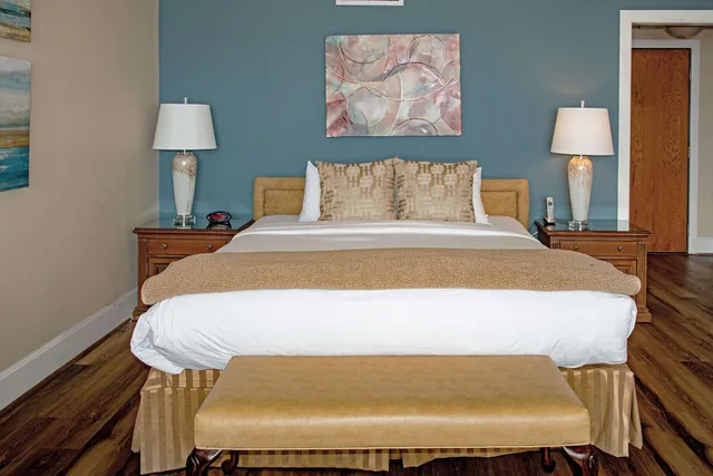 جناح سوبيريور بسرير كينج مع أريكة يُسمح فيها بالحيوانات الأليفة بحوض استحمام، Haywood Park Hotel, Ascend Hotel Collection 6/10