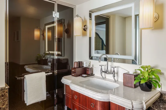 Colonial, King Bed، Maxwell Reserve Singapore, Autograph Collection 5/8