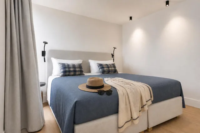 Azure, Suite, King Bed, Sea View, Metaxa Hotel, Urban Boutique Living 3/6