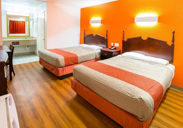 2 Queen Beds - Non-Smoking, Micfridge، Motel6 Red Oak, TX - Dallas 2/10