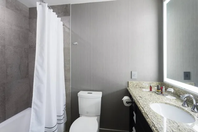 غرفة بسريرين كوين، Santa Ynez Valley Marriott 5/7