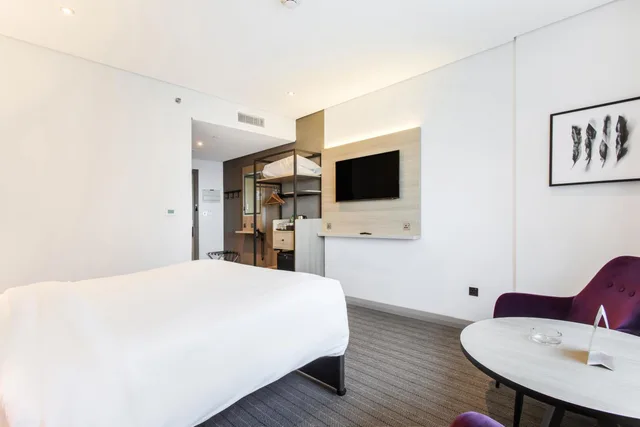 New Style, King Bed, Smoking، Premier Inn Abu Dhabi Capital Centre 6/10