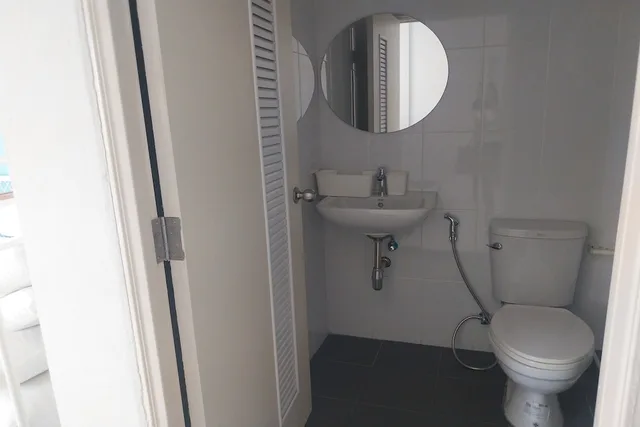غرفة ديلوكس ثلاثية بسرير كوين وسرير فردي، ME U Hostel Pattaya 4/4