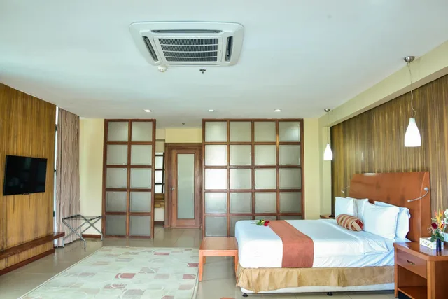 غرفة سوبيريور بسرير كينج بإطلالة على البحر، Harbour View Suites 2/10