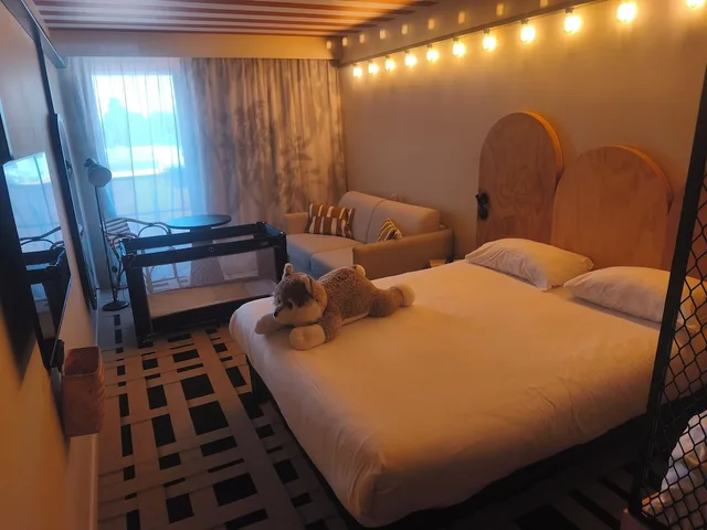 غرفة عائلية بسرير مزدوج مع أريكة، ibis Styles Montauban 3/10