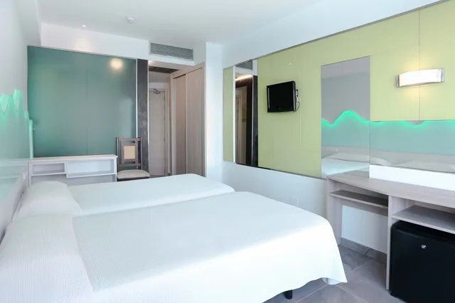 Room, Triple, Sea View, Balcony, Hotel Benikaktus 1/3