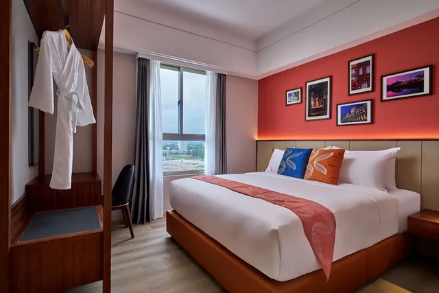 جناح بريميير بسرير كينج وسرير كوين بغرفتي نوم، Birkin International Hotel 1/4