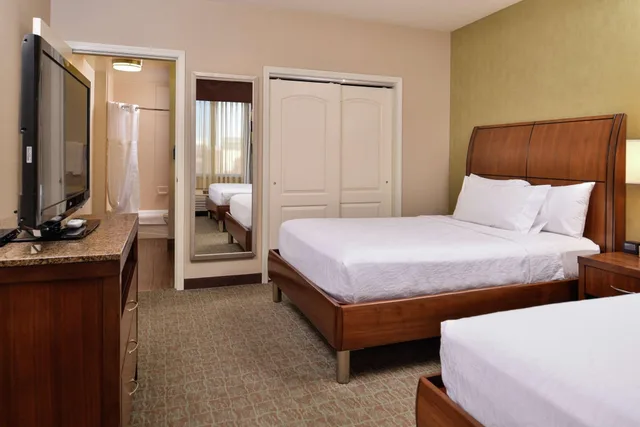 Suite, Hilton Garden Inn Boise Spectrum 3/7