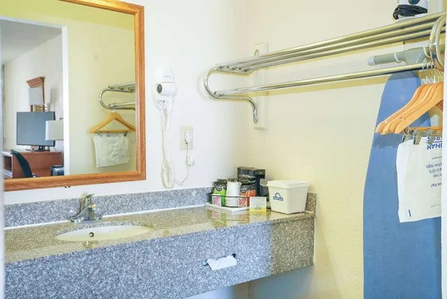 غرفة بسريرين مزدوجين، Days Inn By Wyndham Lake City I-75 6/6