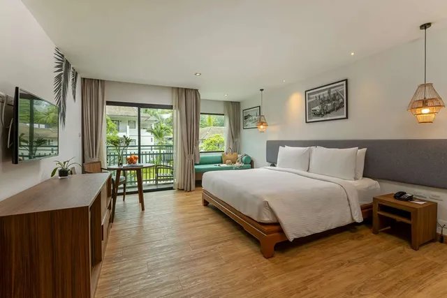 Deluxe, Double Bed, Balcony, Outrigger Khao Lak Beach Resort 1/4
