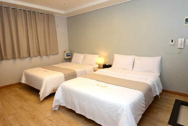غرفة عائلية بسريرين مزدوجين، Yeongdeungpo Vip Hotel 1/10