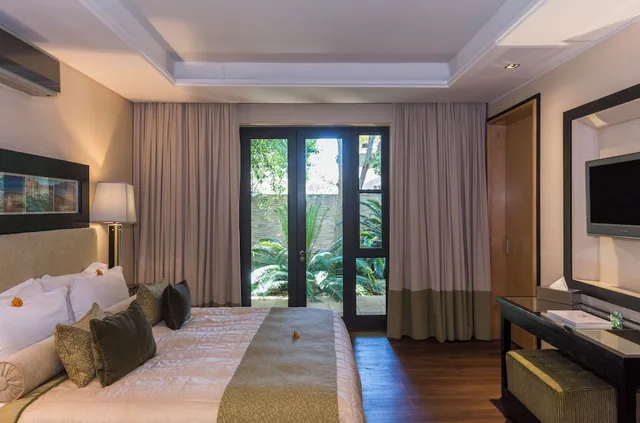 جناح فاخر بسرير كوين مع أريكة، No. 5 Boutique Art Hotel 3/6