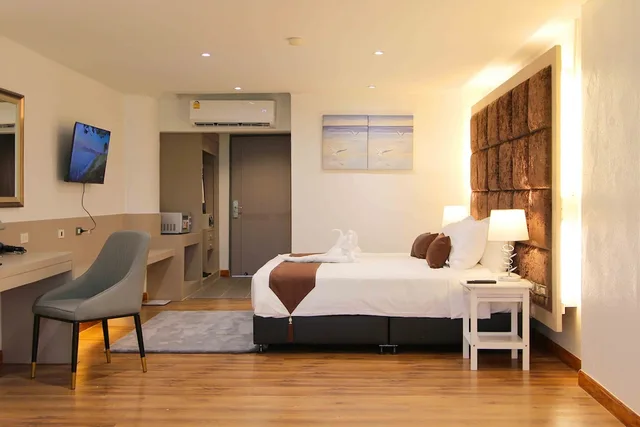 Premier, King Bed, Pooh Beach Resort and Spa 8/10