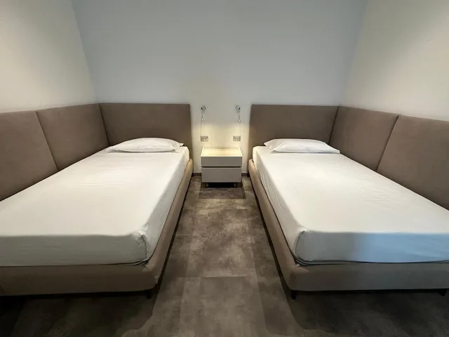 Private, Basement, Quadruple, King Bed، Hotel Cruise 2/8