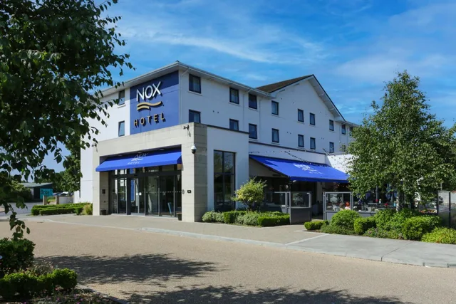 غرفة سيغنتشر بسرير كينج، Nox Hotel Galway 1/3