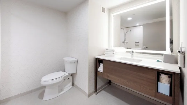 Standard, 2 Queen Beds, Accessible, Holiday Inn Express Hotel Suites Waterloo St Jacobs 2/5