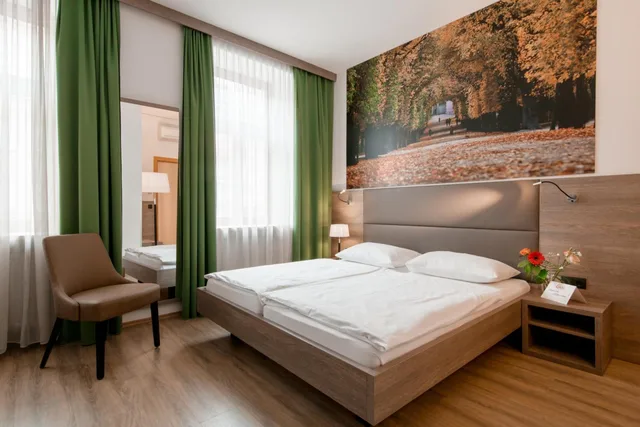 غرفة بسرير كوين، Lucia Hotel 6/10