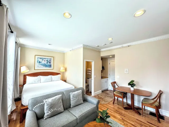 استوديو بريميوم بسرير كوين مع أريكة بمطبخ، Copley House 1/7