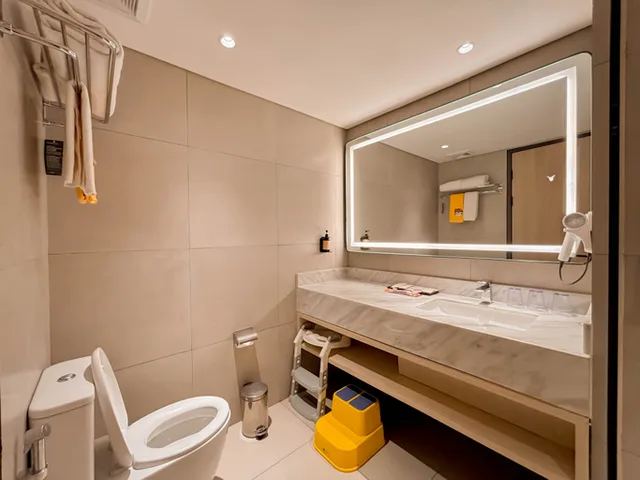 Adventure, Suite، FortunaSuites Malioboro Yogyakarta 2/3