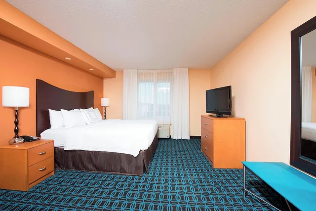 استوديو بسرير كينج مع أريكة لذوي الإعاقة، Fairfield Inn Suites Omaha Downtown 3/5