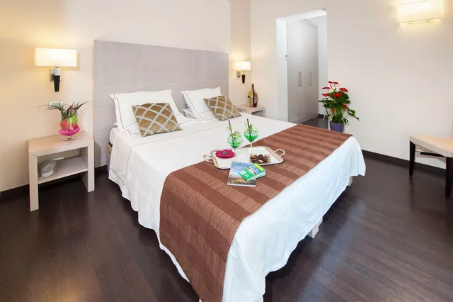 غرفة عائلية بسرير مزدوج مع أريكة، Villa Maria Cristina 1/1
