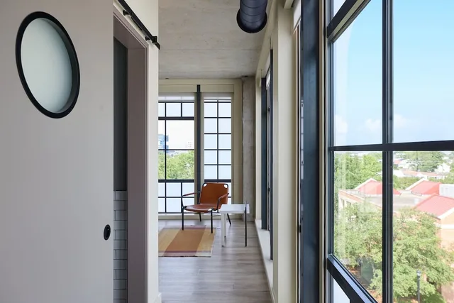 غرفة بسريرين كوين لذوي الإعاقة، Moxy Charleston Downtown 4/6