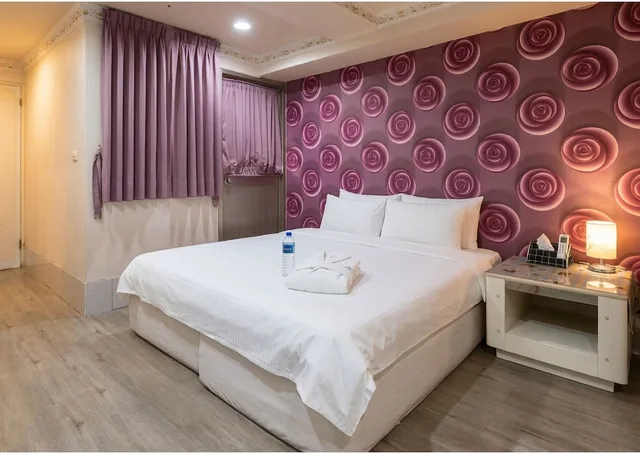 غرفة بسرير مزدوج بإطلالة على المدينة بحوض استحمام، Gwawa Hotel 3/10