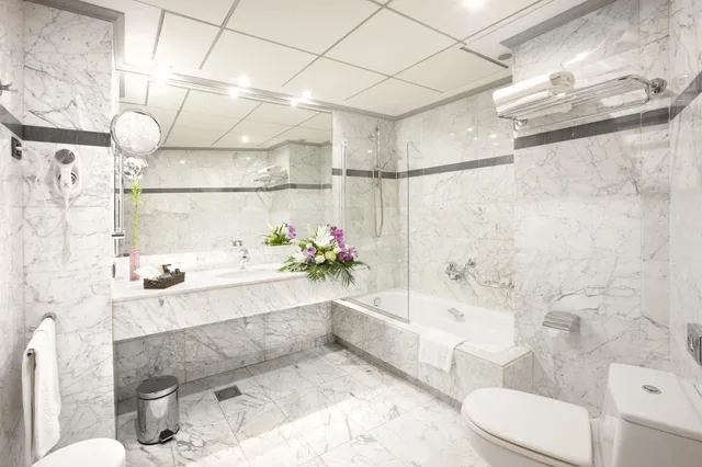 غرفة متصلة عائلية رباعية بإطلالة على المدينة بغرفتي نوم، Hotel Gran Via Logroño 3/4