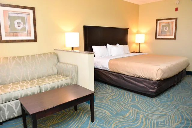 جناح بسرير كينج مع أريكة، Quality Inn & Suites Greenville I-65 2/8