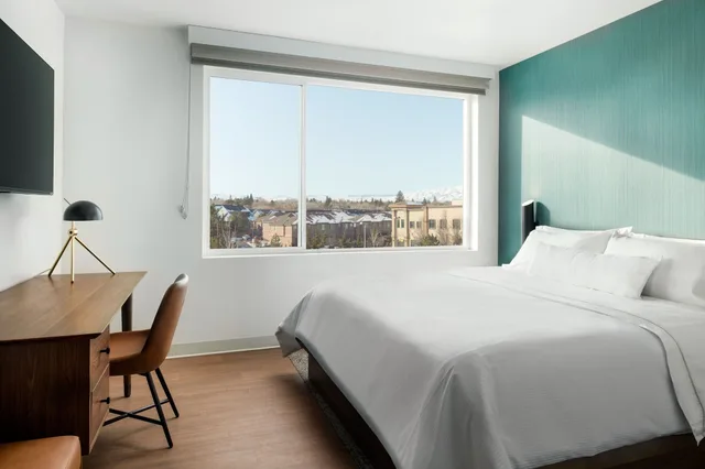 1 Bedroom, Suite, King Bed, Sofa, Element Reno Experience District 1/3
