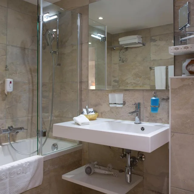 غرفة قياسية بسرير مزدوج، Helvetia Intergolf Hotel And Aparthotel 6/7