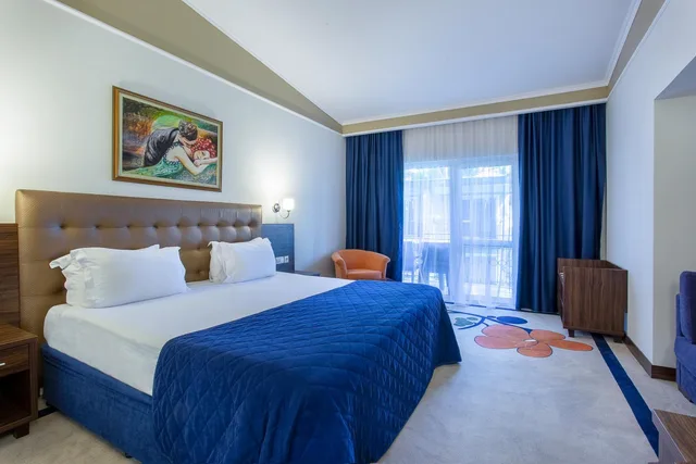 غرفة بسرير مزدوج أو سريرين منفصلين مع سرير إضافي، Pine Beach Hotel 3/10