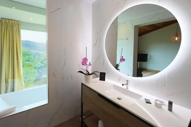 غرفة بسريرين كينج مع أريكة، Agua Hotels Mondim De Basto 8/8