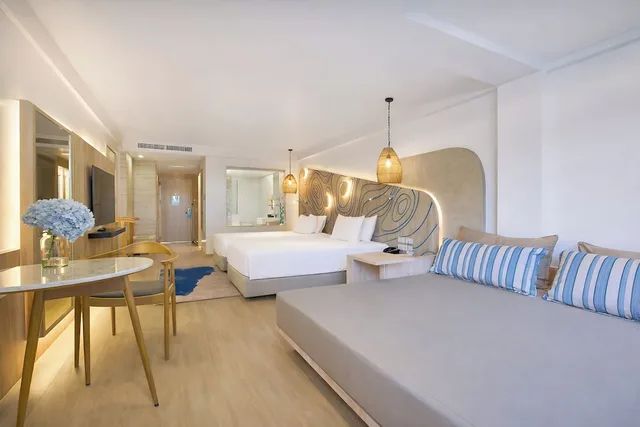 غرفة ديلوكس بسريرين منفصلين، Liv Hotel Phuket Patong Beachfront 4/6